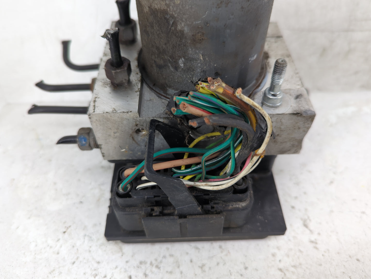 2011 Jeep Liberty ABS Pump Control Module Replacement P/N:P05154233AB 0265951609, 0265231130 Fits OEM Used Auto Parts - Oemu
