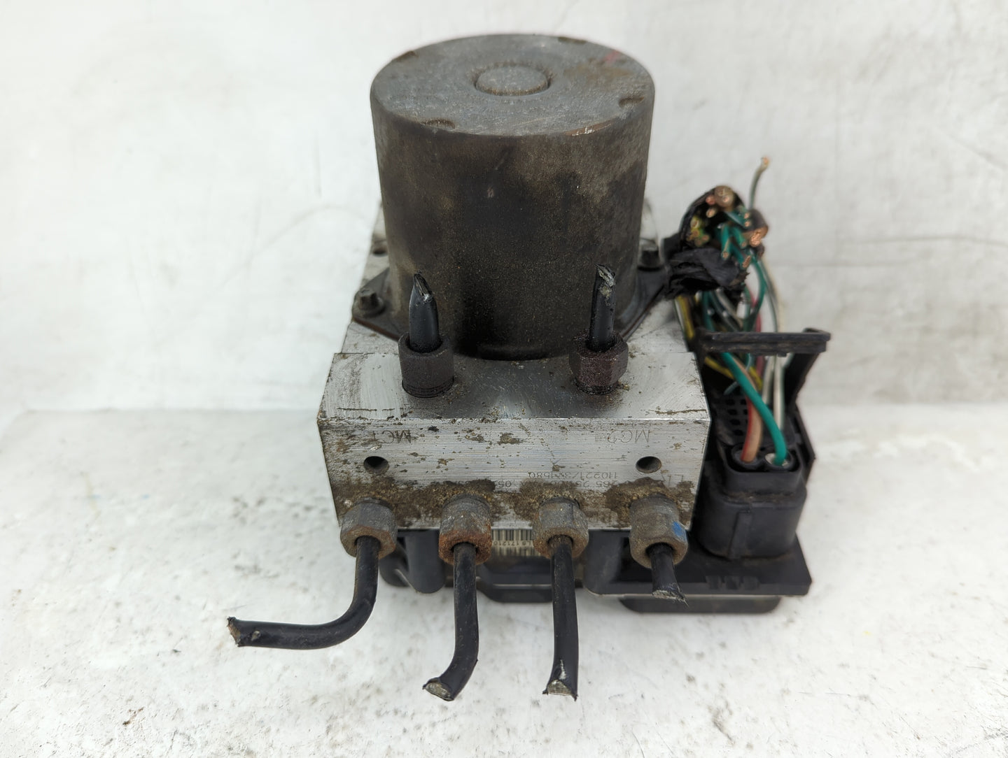 2011 Jeep Liberty ABS Pump Control Module Replacement P/N:P05154233AB 0265951609, 0265231130 Fits OEM Used Auto Parts - Oemu