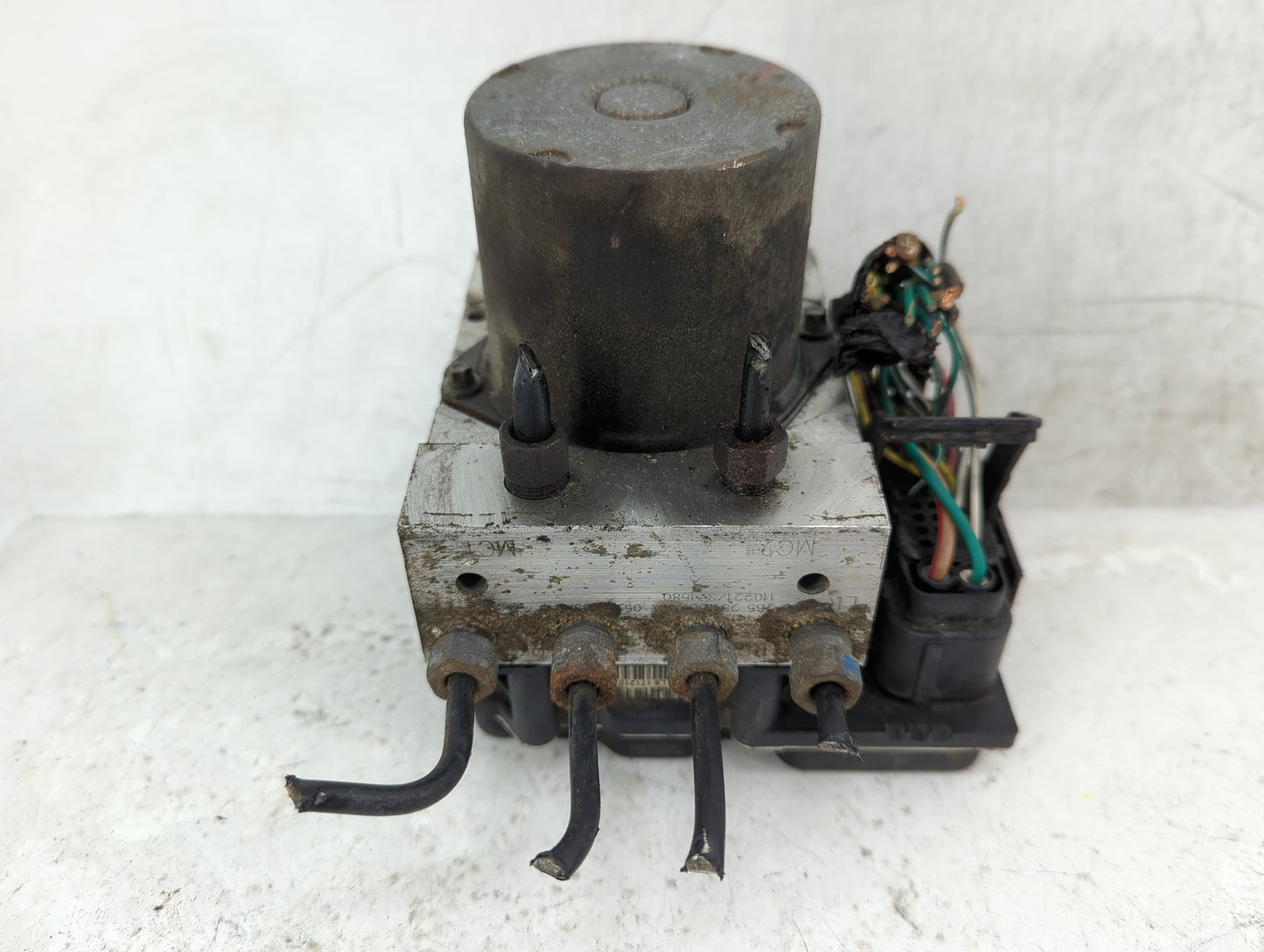2011 Jeep Liberty ABS Pump Control Module Replacement P/N:P05154233AB 0265951609, 0265231130 Fits OEM Used Auto Parts - Oemu
