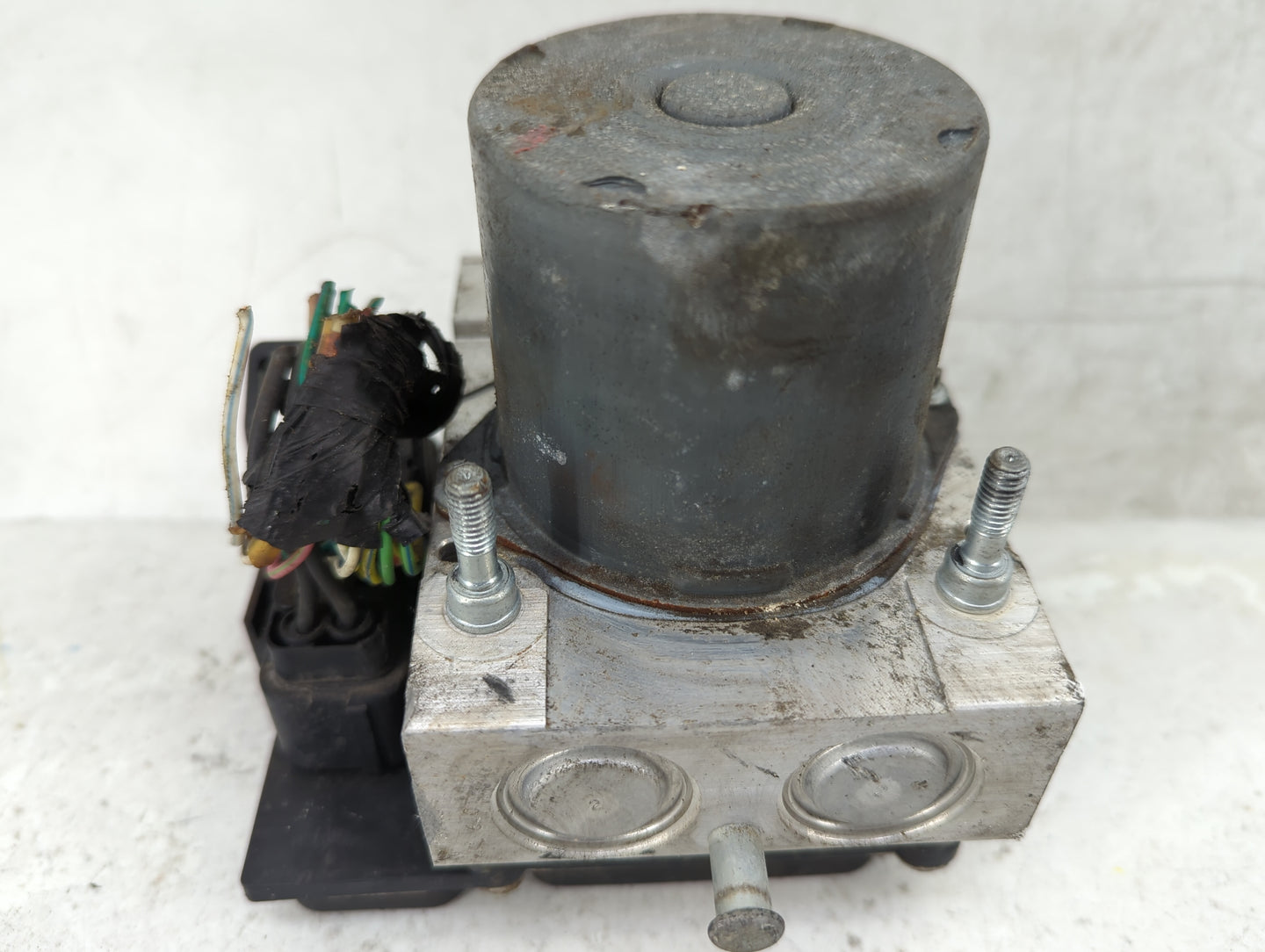 2011 Jeep Liberty ABS Pump Control Module Replacement P/N:P05154233AB 0265951609, 0265231130 Fits OEM Used Auto Parts - Oemu