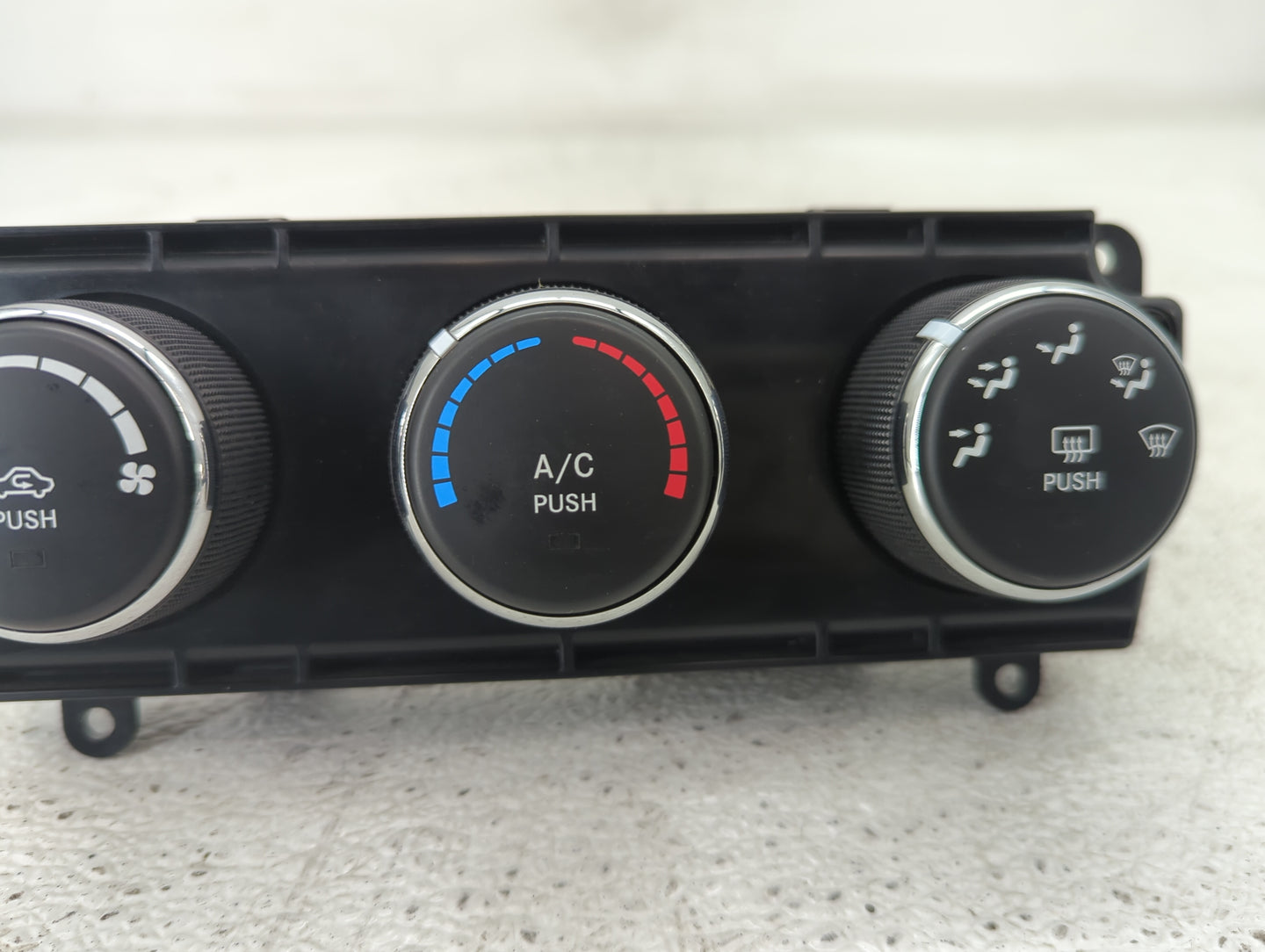 2010-2012 Jeep Liberty Climate Control Module Temperature AC/Heater Replacement P/N:P55111943AD Fits Fits 2010 2011 2012 OEM