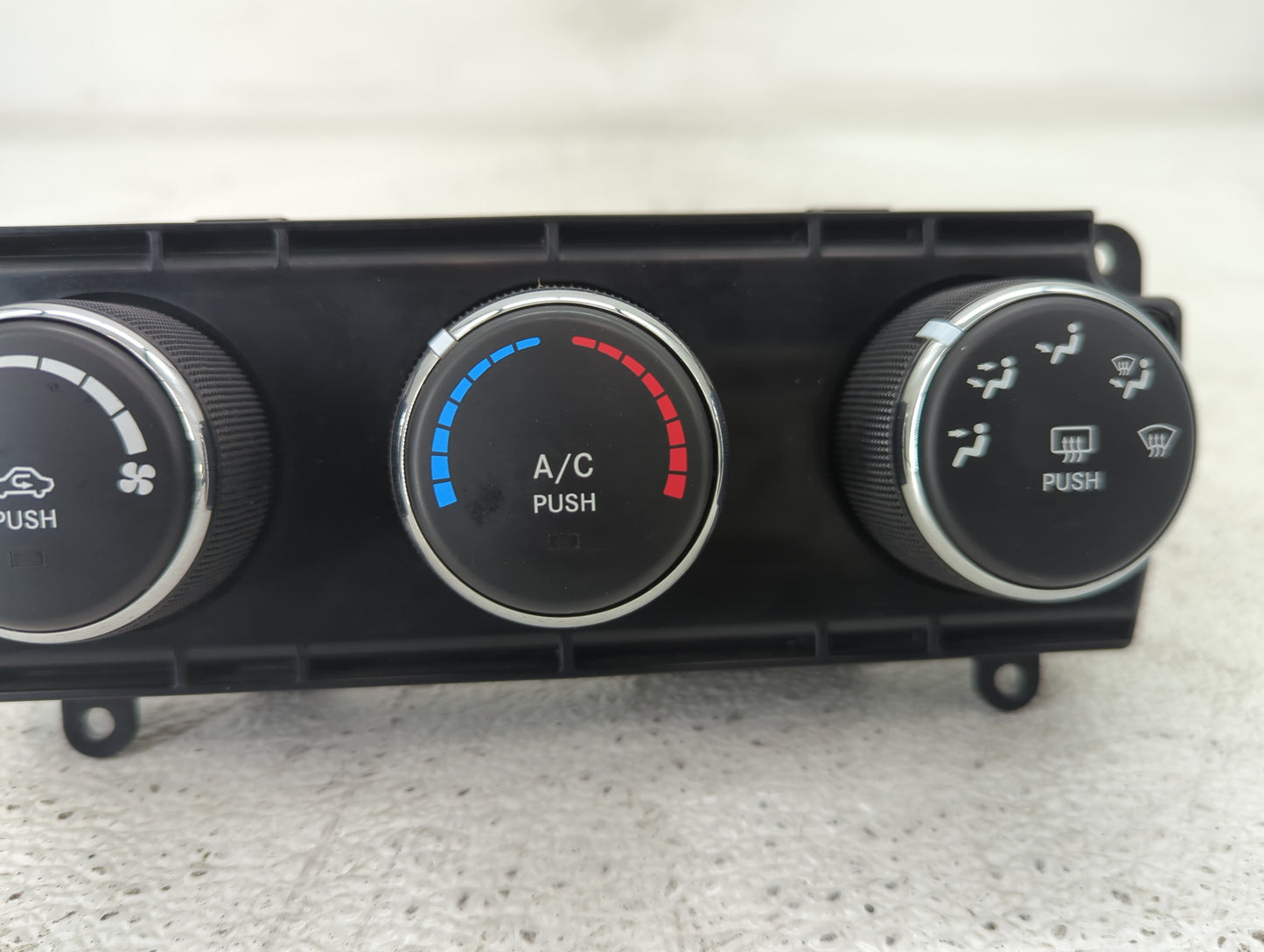 2010-2012 Jeep Liberty Climate Control Module Temperature AC/Heater Replacement P/N:P55111943AD Fits Fits 2010 2011 2012 OEM