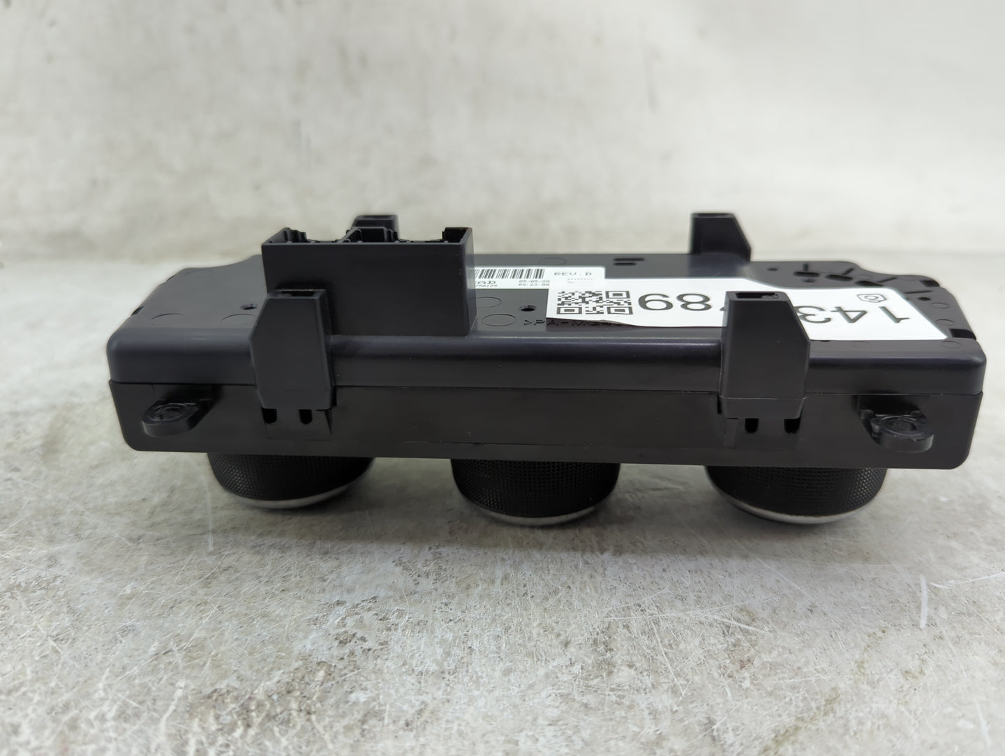 2011 Jeep Liberty Climate Control Module Temperature AC/Heater Replacement P/N:P55111943AD Fits OEM Used Auto Parts - Oemuse