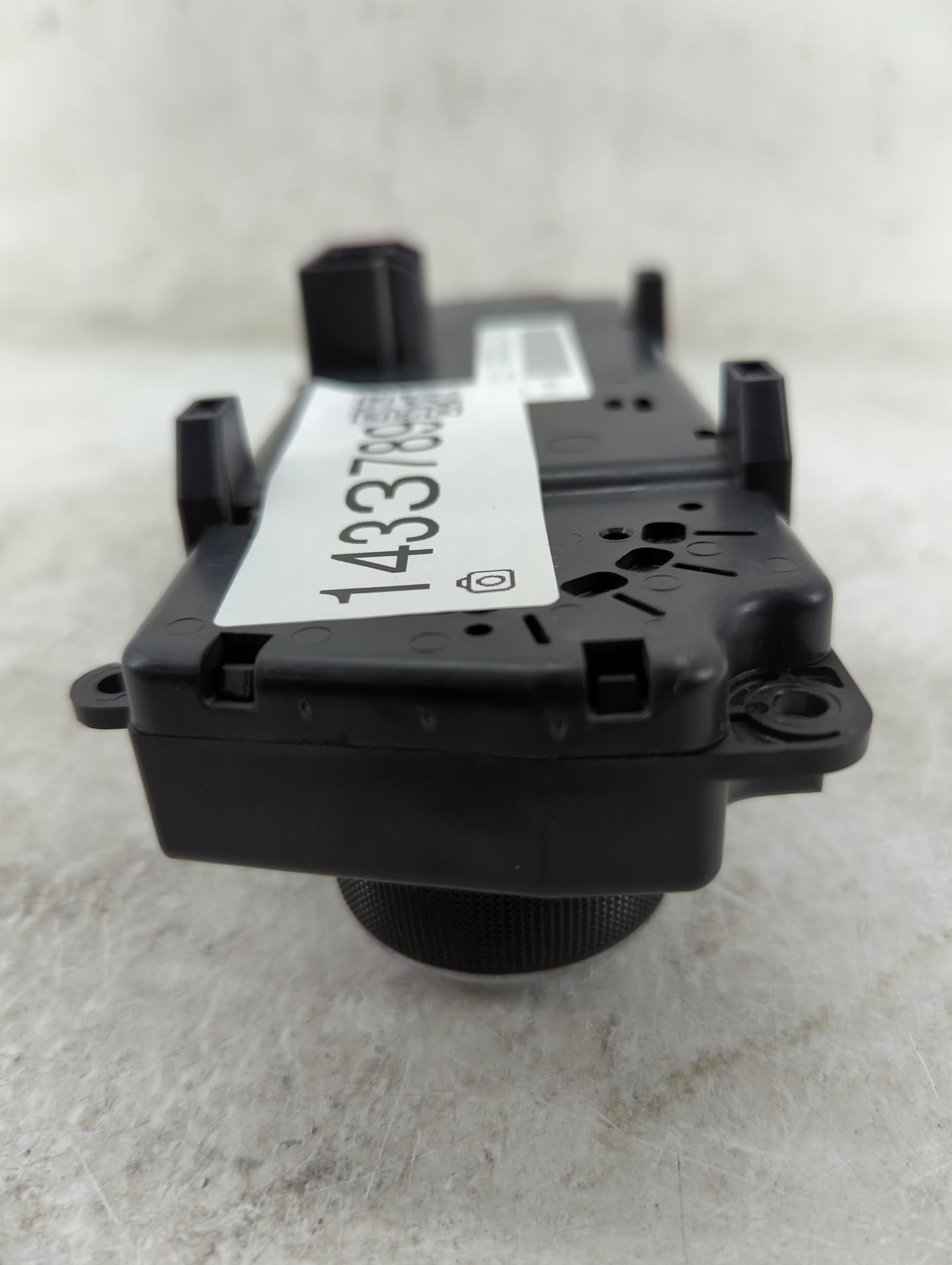 2011 Jeep Liberty Climate Control Module Temperature AC/Heater Replacement P/N:P55111943AD Fits OEM Used Auto Parts - Oemuse