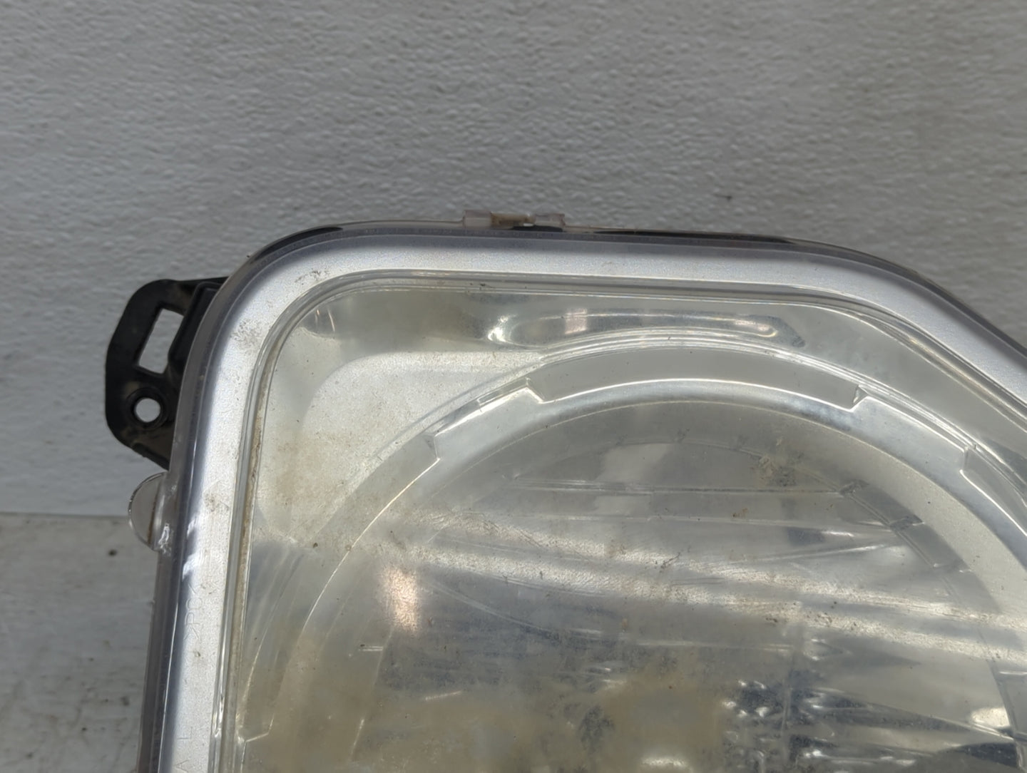 2008-2012 Jeep Liberty Driver Left Oem Head Light Headlight Lamp - Oemusedautoparts1.com