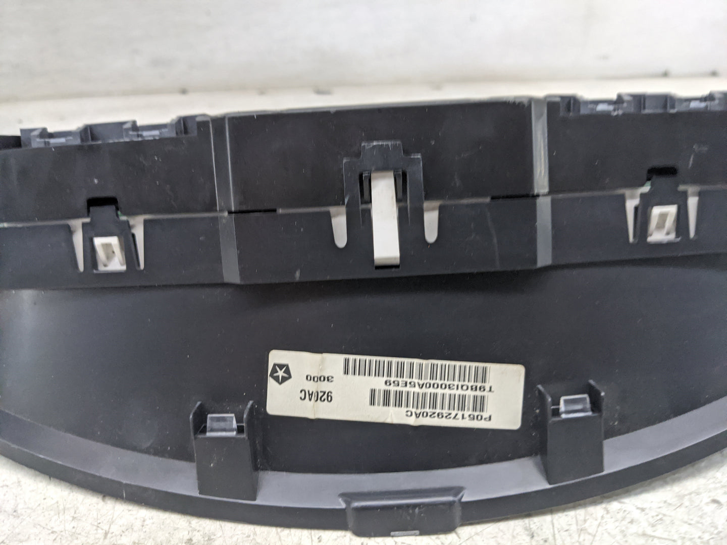 2011 Jeep Liberty Instrument Cluster Speedometer Gauges P/N:P05172920AC T98OI3000A6E69 Miles: Fits OEM Used Auto Parts - Oem