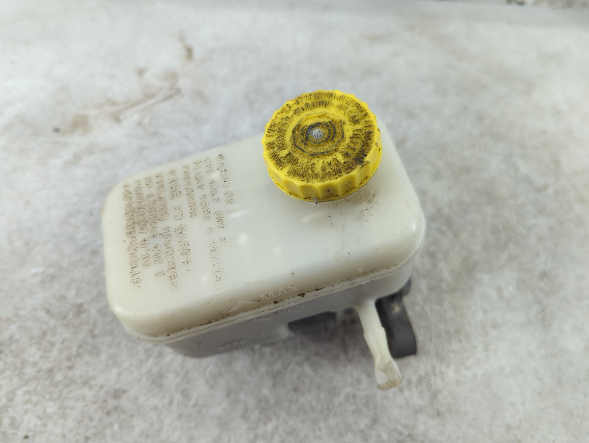 2008-2011 Jeep Liberty Brake Master Cylinder 1515821 - Oemusedautoparts1.com