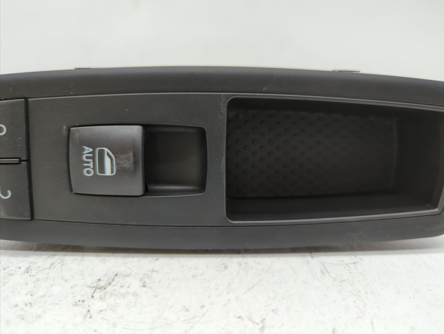 2011 Jeep Liberty Passenger Right Power Window Switch 04602544 - Oemusedautoparts1.com