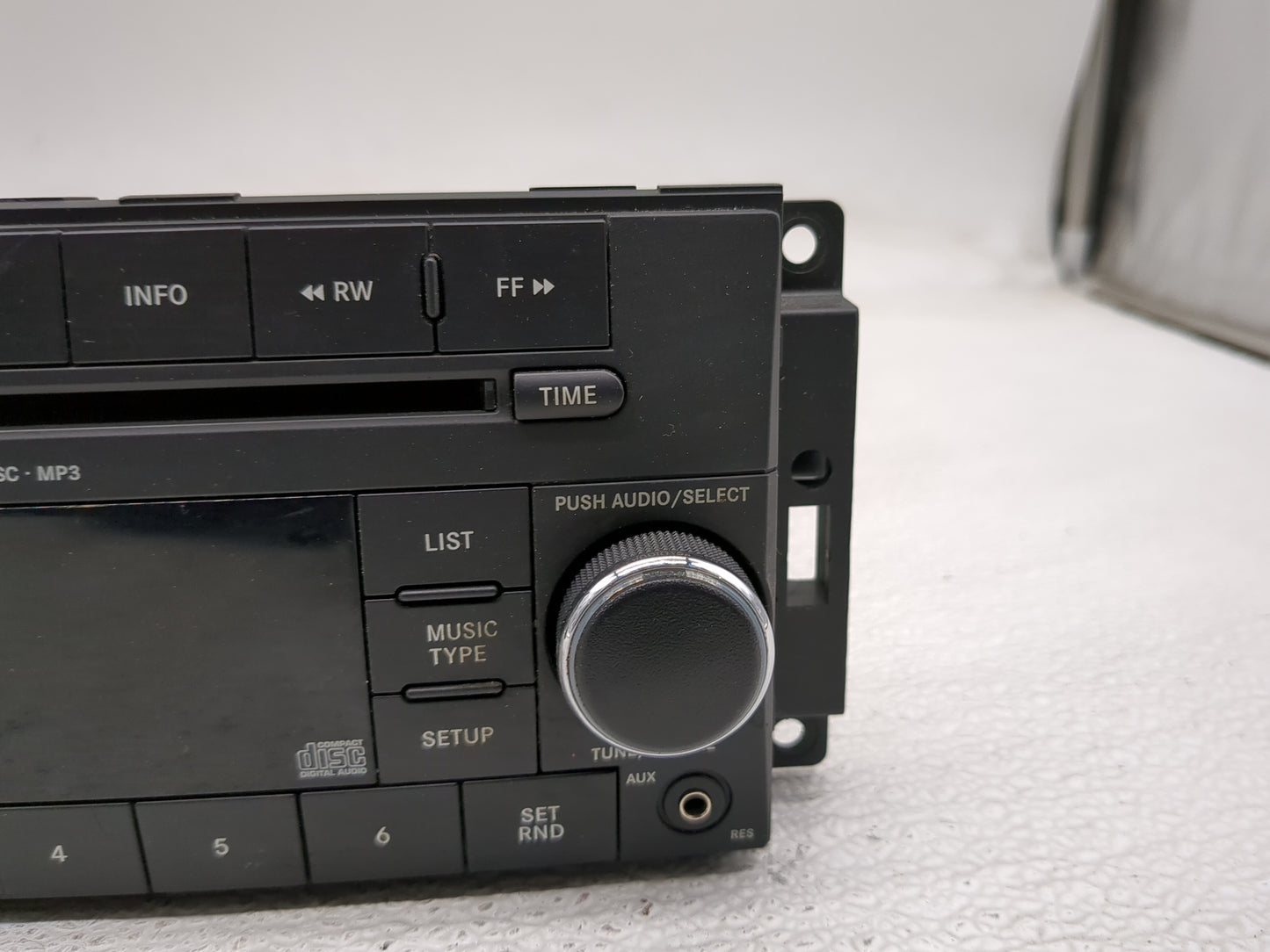 2011-2012 Jeep Patriot Radio AM FM Cd Player Receiver Replacement P/N:P05091226AC Fits Fits 2011 2012 OEM Used Auto Parts - 
