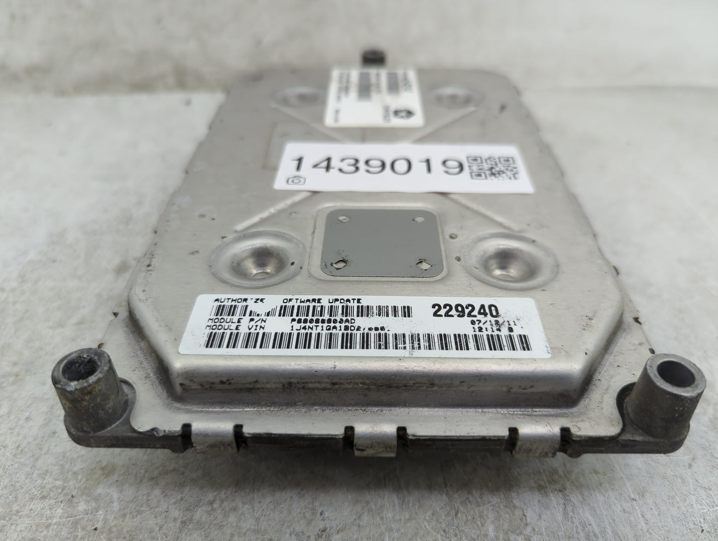 2011 Jeep Patriot PCM Engine Control Computer ECU ECM PCU OEM P/N:P05150542AE P68088808AD, T00EM1761VLYH Fits Fits 2012 OEM 