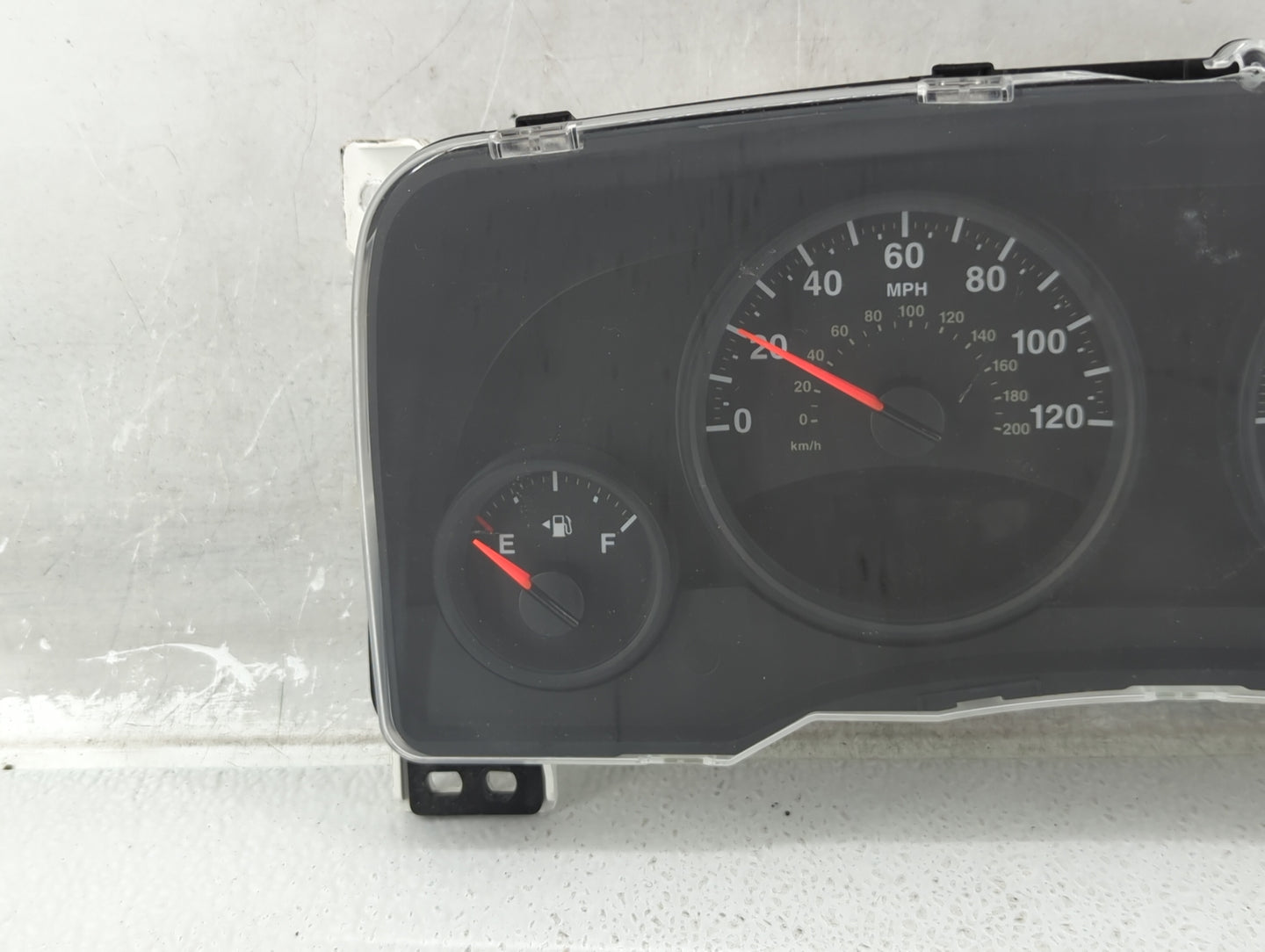 2011-2012 Jeep Patriot Instrument Cluster Speedometer Gauges P/N:68080402AC Fits Fits 2011 2012 OEM Used Auto Parts - Oemuse
