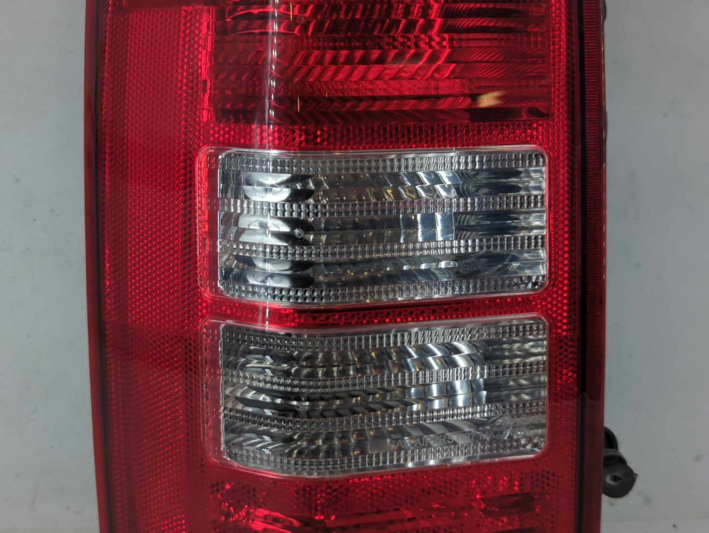 2008-2017 Jeep Patriot Tail Light Assembly Driver Left OEM P/N:511286 Fits Fits 2008 2009 2010 2011 2012 2013 2014 2015 2016