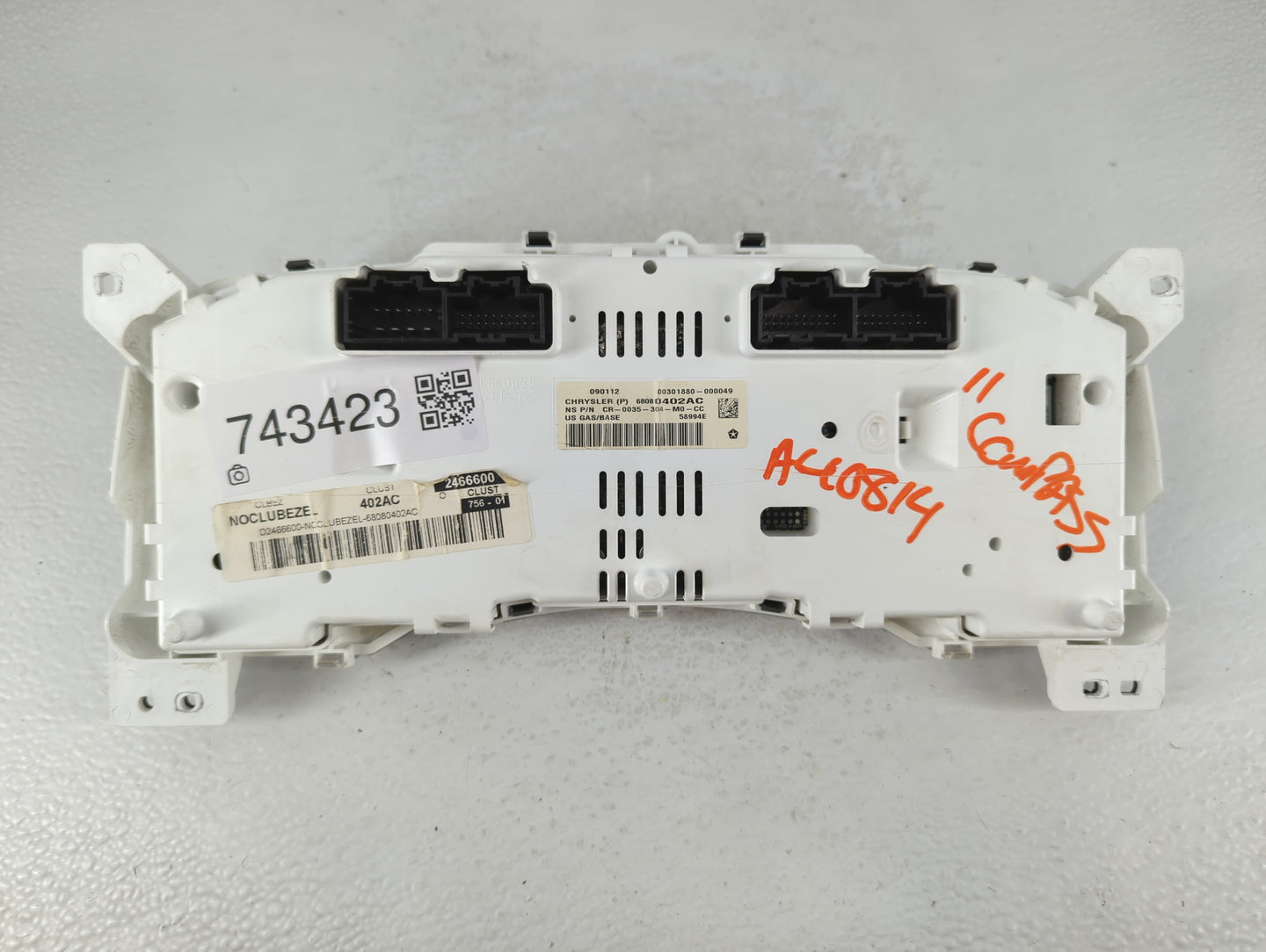 2011-2012 Jeep Patriot Instrument Cluster Speedometer Gauges P/N:CR-0035-302-M0-CB 68080402AC Fits Fits 2011 2012 OEM Used A