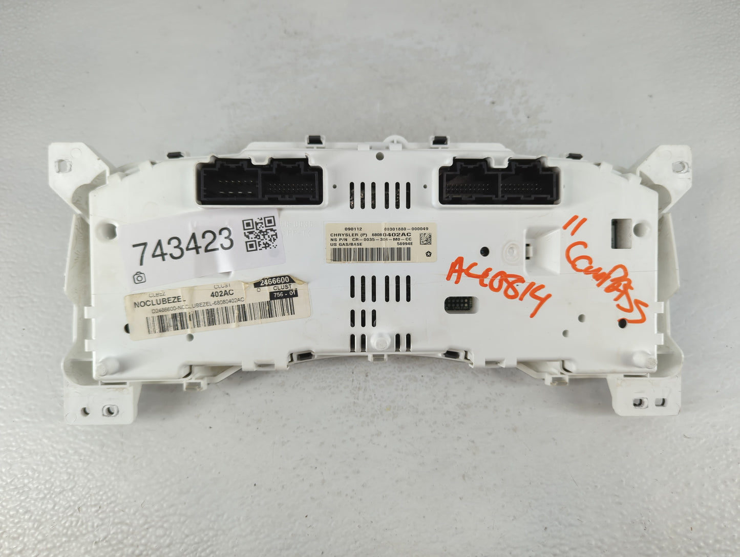 2011-2012 Jeep Patriot Instrument Cluster Speedometer Gauges P/N:CR-0035-302-M0-CB 68080402AC Fits Fits 2011 2012 OEM Used A