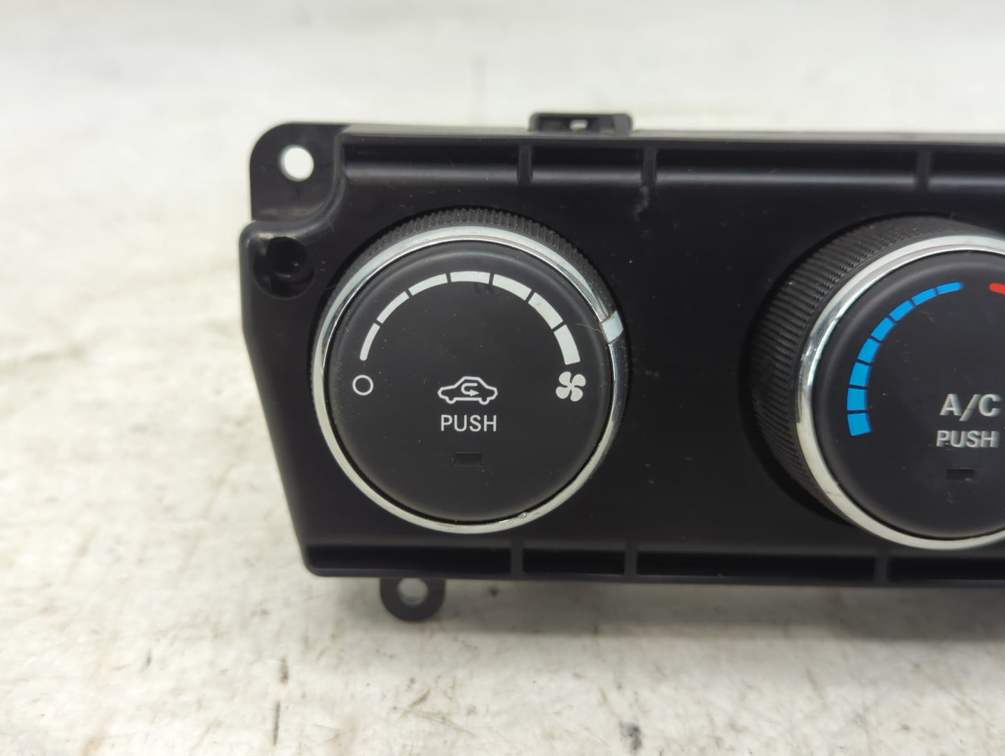 2011-2013 Jeep Wrangler Climate Control Module Temperature AC/Heater Replacement P/N:P55111168AB Fits Fits 2011 2012 2013 OE
