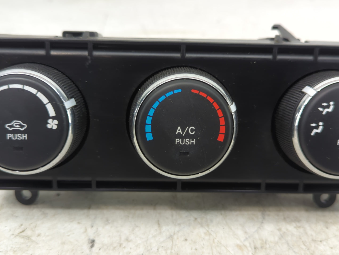 2011-2013 Jeep Wrangler Climate Control Module Temperature AC/Heater Replacement P/N:P55111168AB Fits Fits 2011 2012 2013 OE