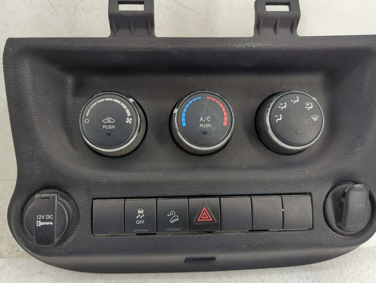 2011-2013 Jeep Wrangler Climate Control Module Temperature AC/Heater Replacement P/N:P55111167AD Fits Fits 2011 2012 2013 OE