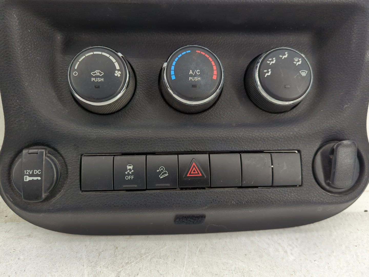 2011-2013 Jeep Wrangler Climate Control Module Temperature AC/Heater Replacement P/N:P55111167AD Fits Fits 2011 2012 2013 OE