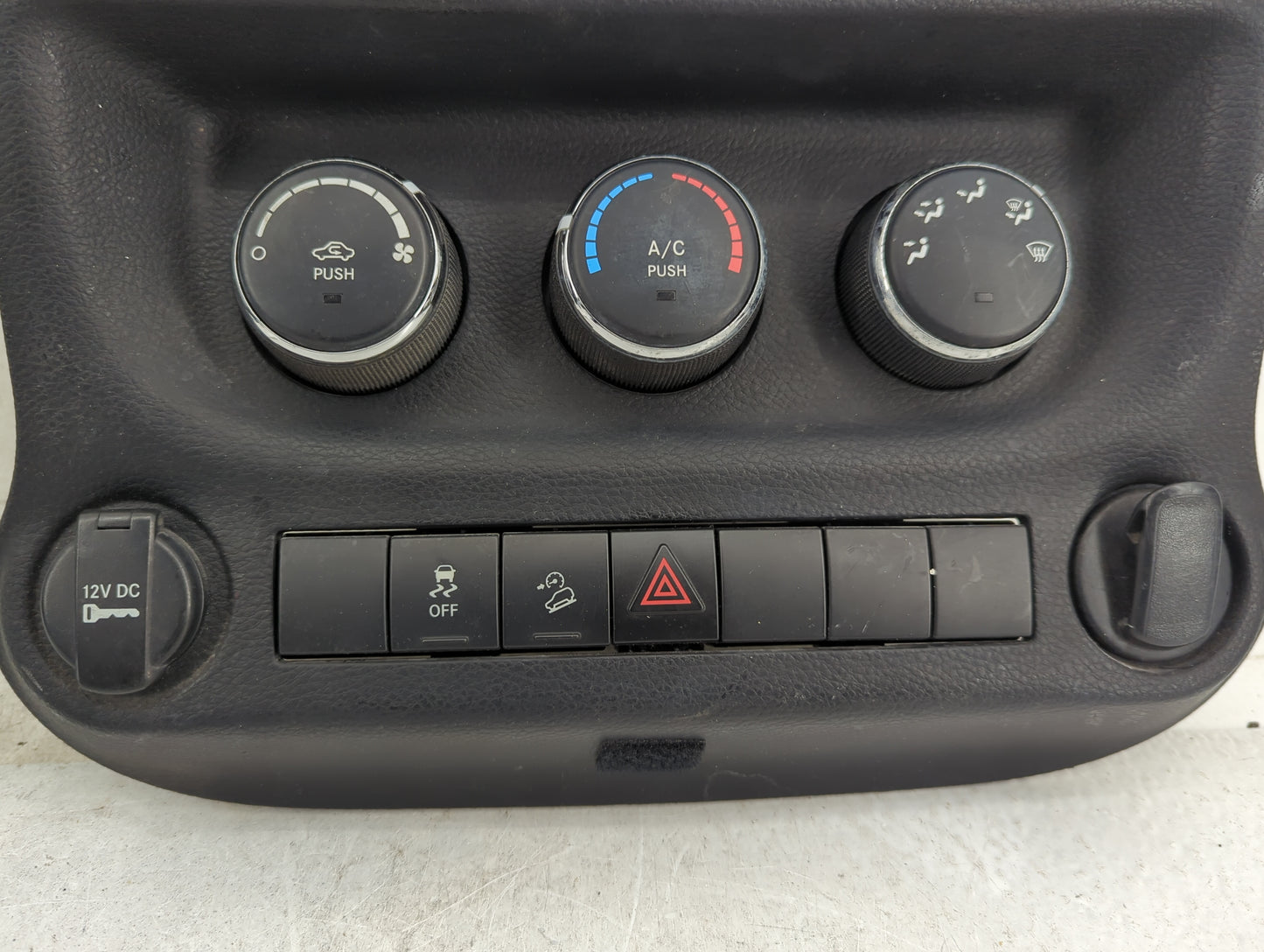 2011-2013 Jeep Wrangler Climate Control Module Temperature AC/Heater Replacement P/N:P55111167AD Fits Fits 2011 2012 2013 OE