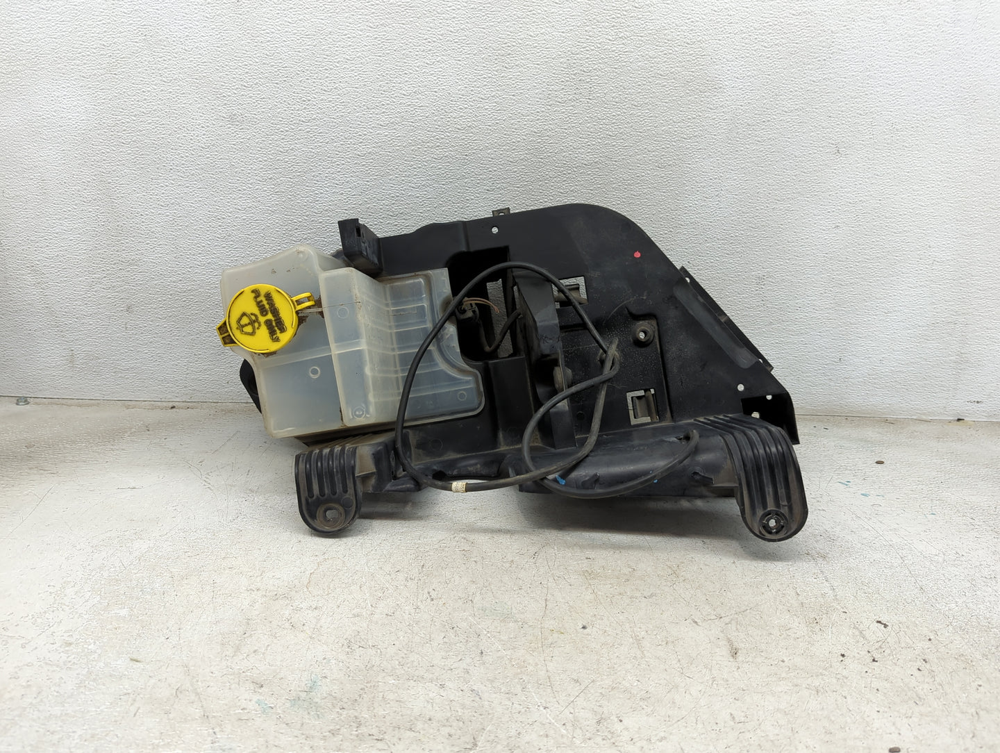 2007-2011 Jeep Wrangler Windshield Washer Fluid Reservoir Bottle Oem - Oemusedautoparts1.com