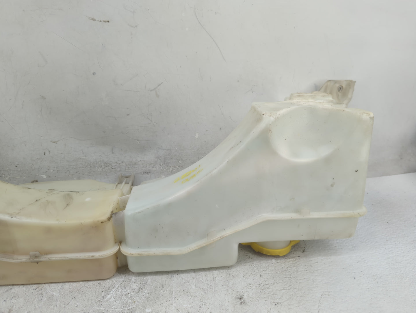 Jeep Liberty Libert Radiator Coolant Overflow Expansion Tank Bottle - Oemusedautoparts1.com
