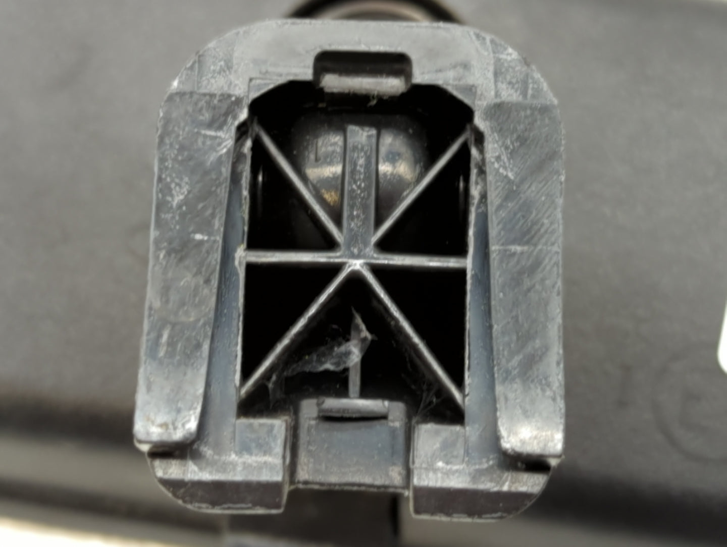 2010-2019 Kia Forte Interior Rear View Mirror Replacement OEM P/N:E4012145 Fits OEM Used Auto Parts - Oemusedautoparts1.com