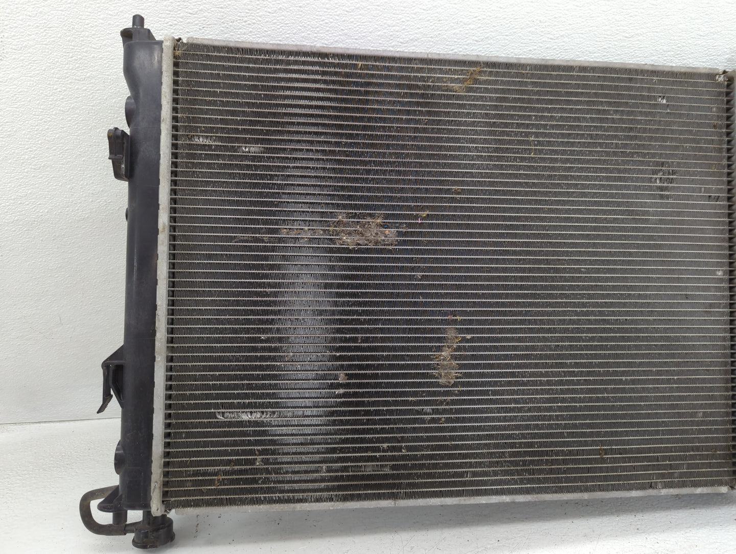 2010-2013 Kia Forte Engine Cooling Radiator Condensor P/N:25310-1XXX Fits Fits 2010 2011 2012 2013 OEM Used Auto Parts - Oem