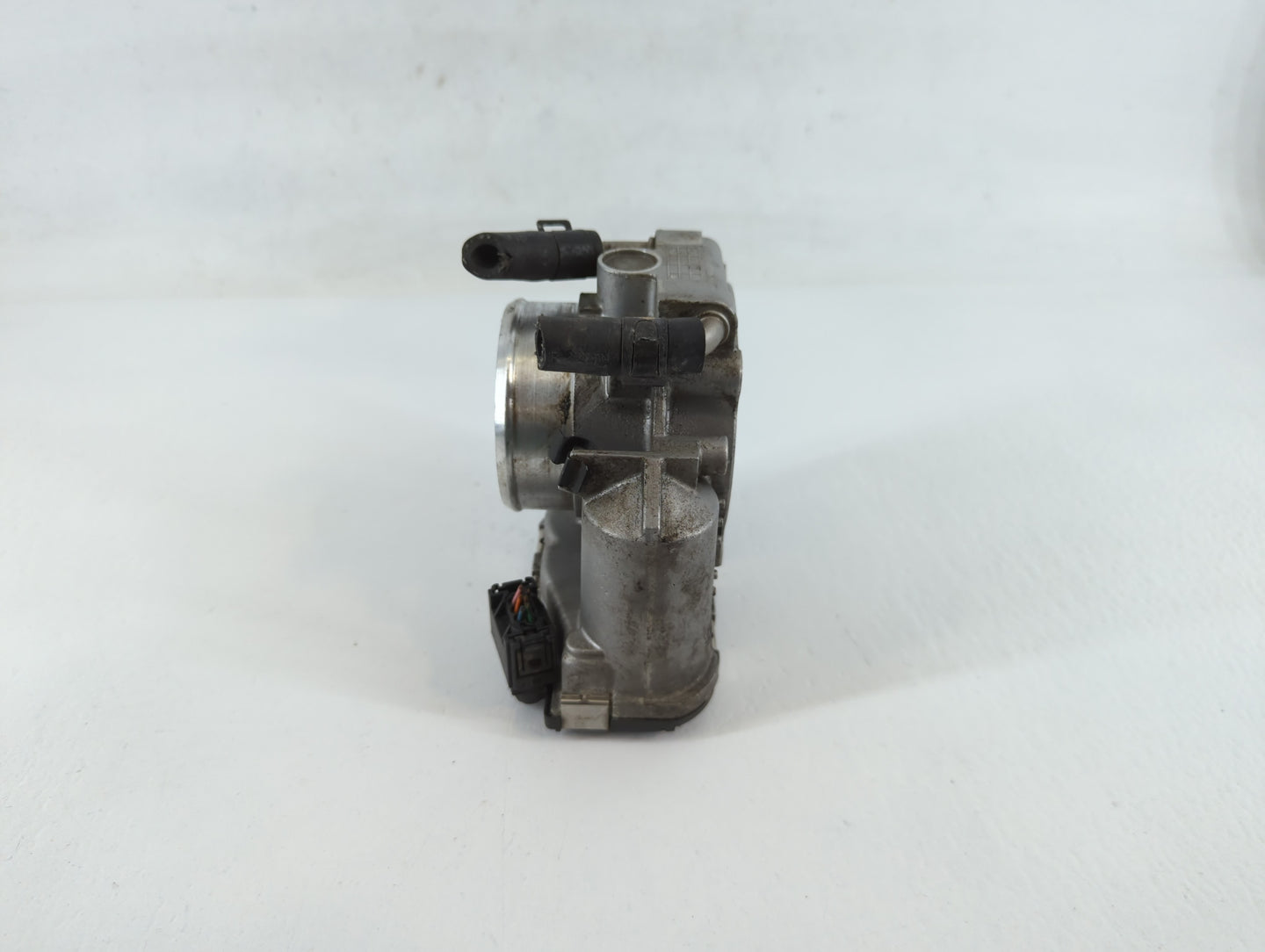 2010-2013 Kia Forte Throttle Body P/N:35100-2G200 Fits Fits 2010 2011 2012 2013 OEM Used Auto Parts - Oemusedautoparts1.com