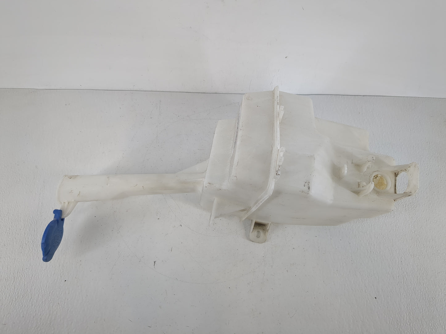 2011-2015 Kia Optima Windshield Washer Fluid Reservoir Bottle Oem - Oemusedautoparts1.com