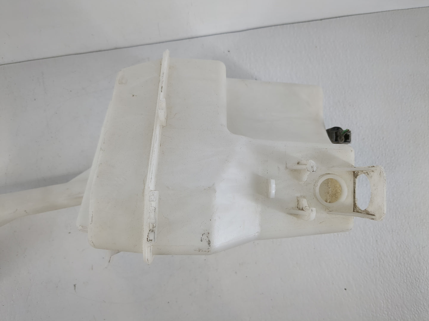2011-2015 Kia Optima Windshield Washer Fluid Reservoir Bottle Oem - Oemusedautoparts1.com
