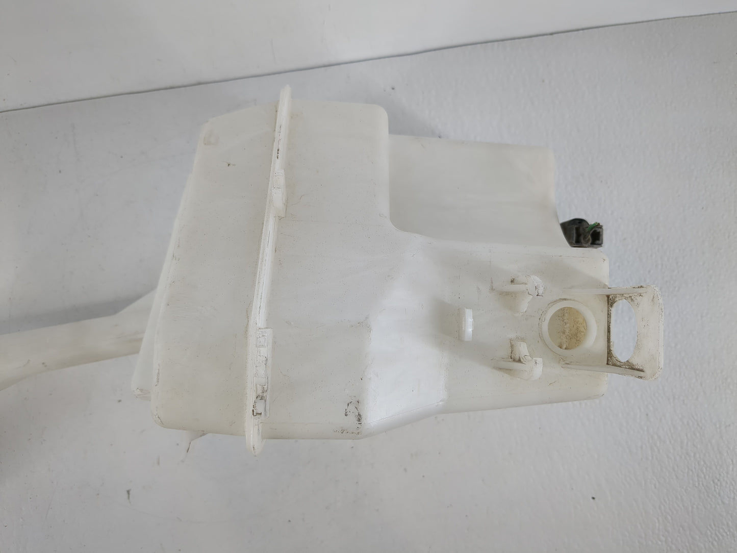 2011-2015 Kia Optima Windshield Washer Fluid Reservoir Bottle Oem - Oemusedautoparts1.com