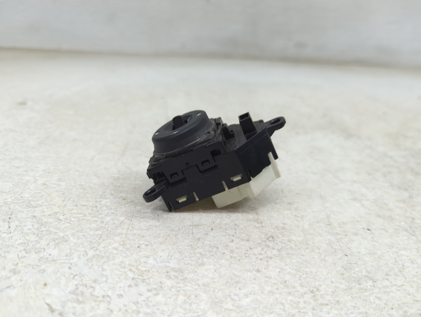 2011-2016 Kia Optima Driver Left Door Mirror Power Switch 486480-1110 - Oemusedautoparts1.com