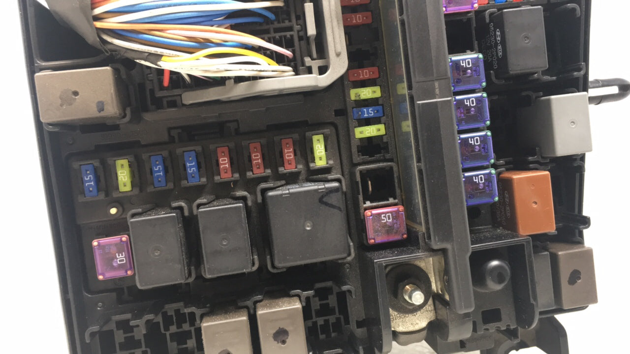 2011-2013 Kia Optima Fusebox Fuse Box Panel Relay Module P/N:912022T850 Fits Fits 2011 2012 2013 OEM Used Auto Parts - Oemus