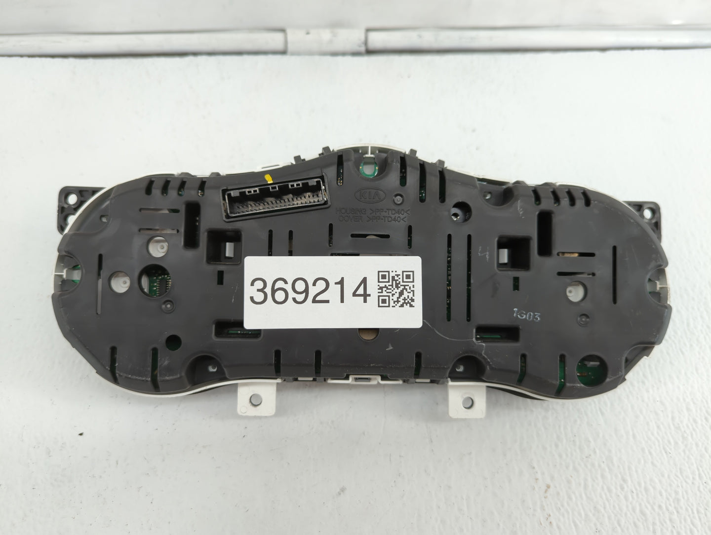 2011 Kia Optima Instrument Cluster Speedometer Gauges P/N:94001-2T310 Fits OEM Used Auto Parts - Oemusedautoparts1.com