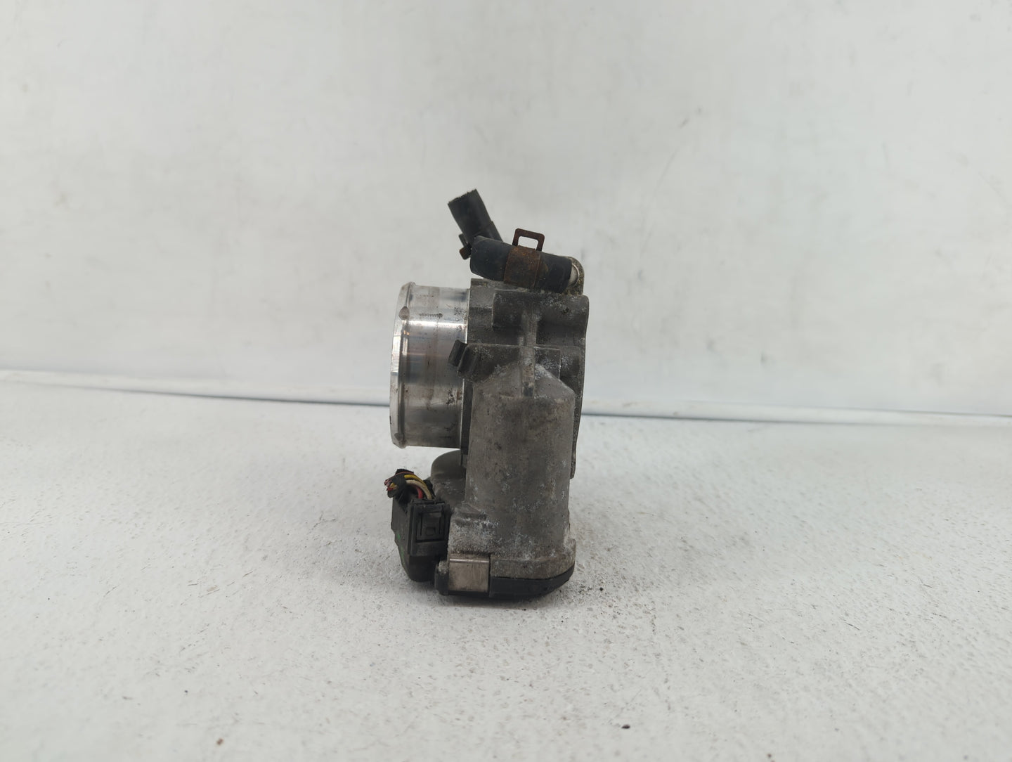 2011-2015 Kia Optima Throttle Body P/N:904501 0001 35100-2G700 Fits Fits 2011 2012 2013 2014 2015 2016 OEM Used Auto Parts -