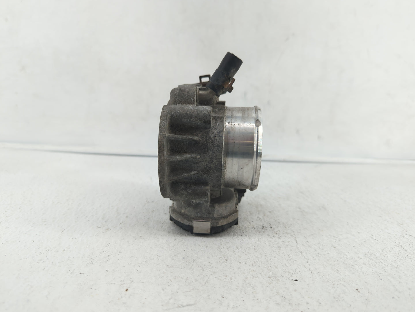 2011-2015 Kia Optima Throttle Body P/N:904501 0001 35100-2G700 Fits Fits 2011 2012 2013 2014 2015 2016 OEM Used Auto Parts -