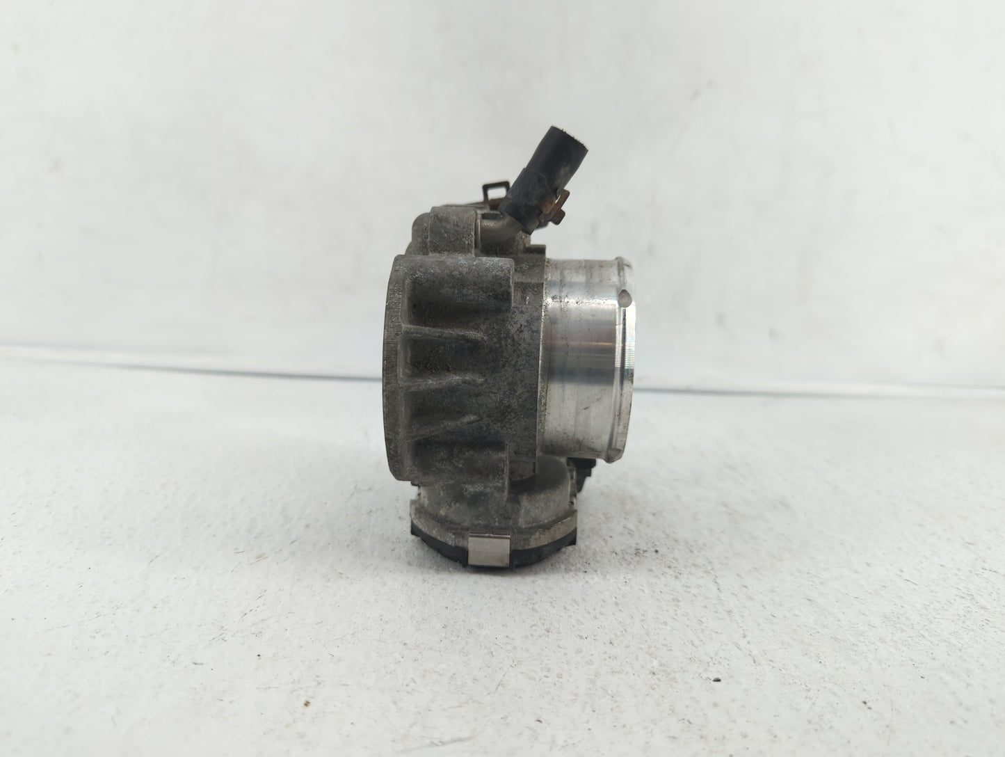 2011-2015 Kia Optima Throttle Body P/N:904501 0001 35100-2G700 Fits Fits 2011 2012 2013 2014 2015 2016 OEM Used Auto Parts -