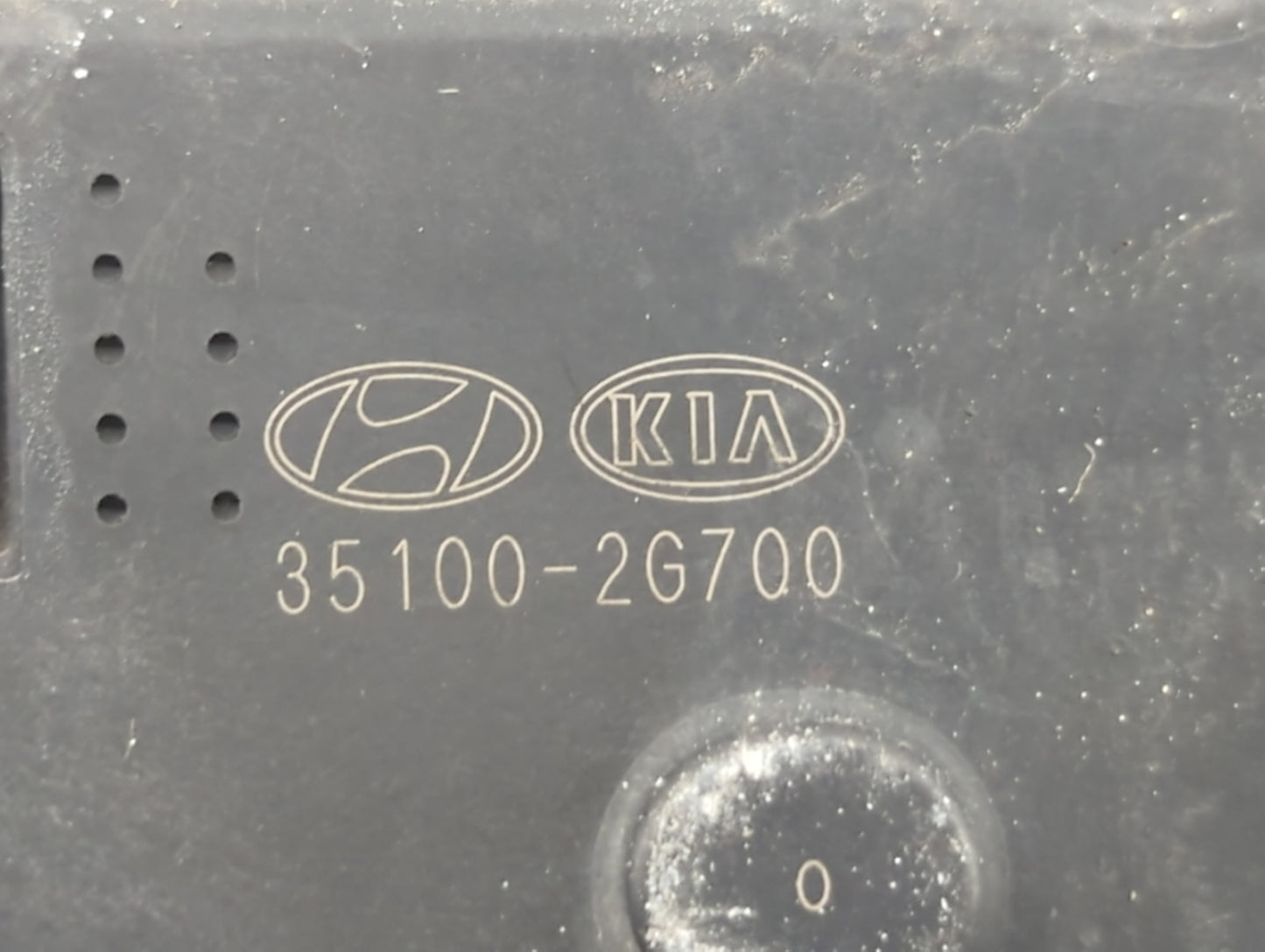 2011-2015 Kia Optima Throttle Body P/N:904501 0001 35100-2G700 Fits Fits 2011 2012 2013 2014 2015 2016 OEM Used Auto Parts -