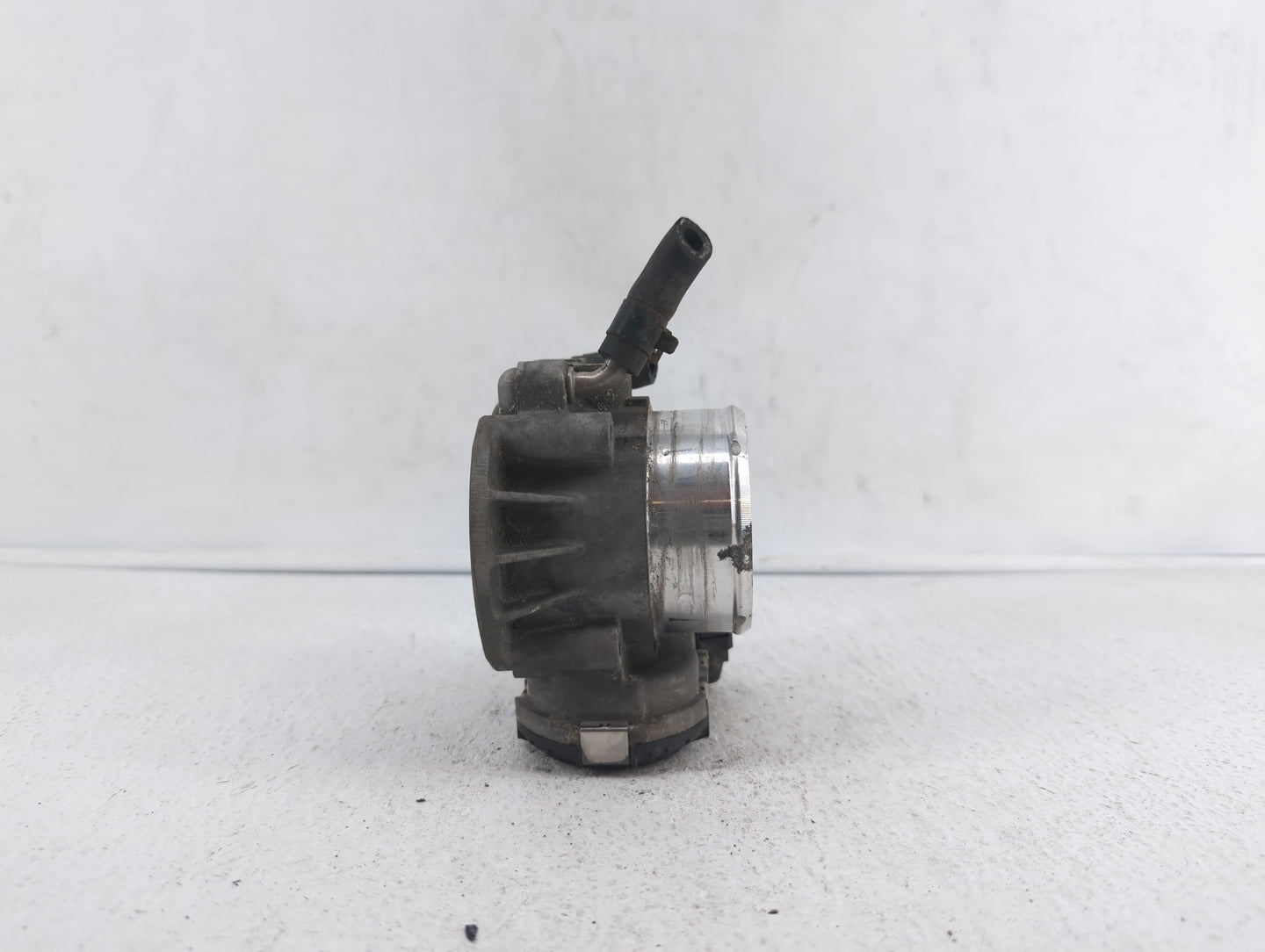 2011-2015 Kia Optima Throttle Body P/N:904501 0001 35100-2G700 Fits Fits 2011 2012 2013 2014 2015 2016 OEM Used Auto Parts -