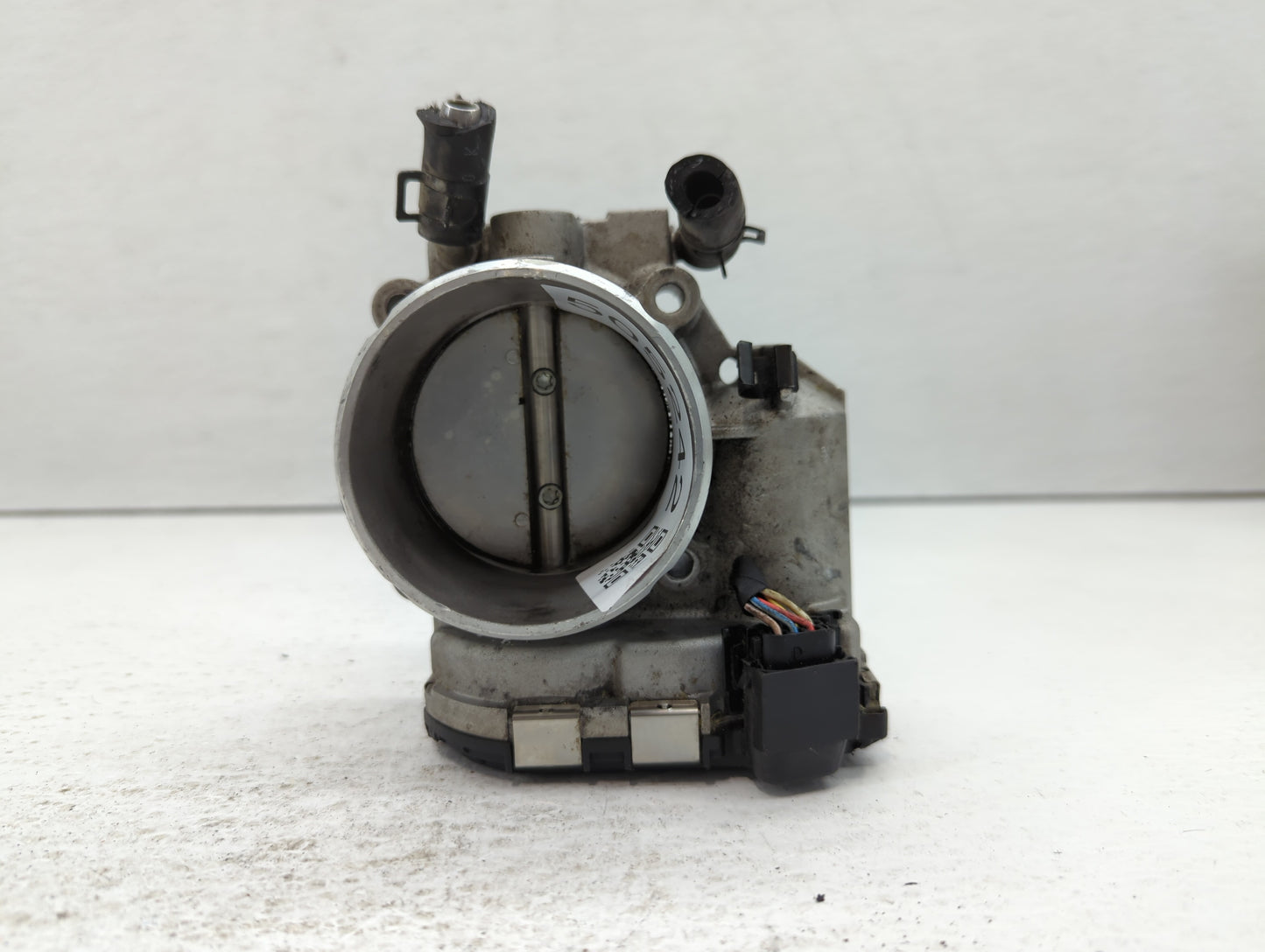 2011-2015 Kia Optima Throttle Body P/N:35100-2G700 Fits Fits 2011 2012 2013 2014 2015 2016 OEM Used Auto Parts - Oemusedauto