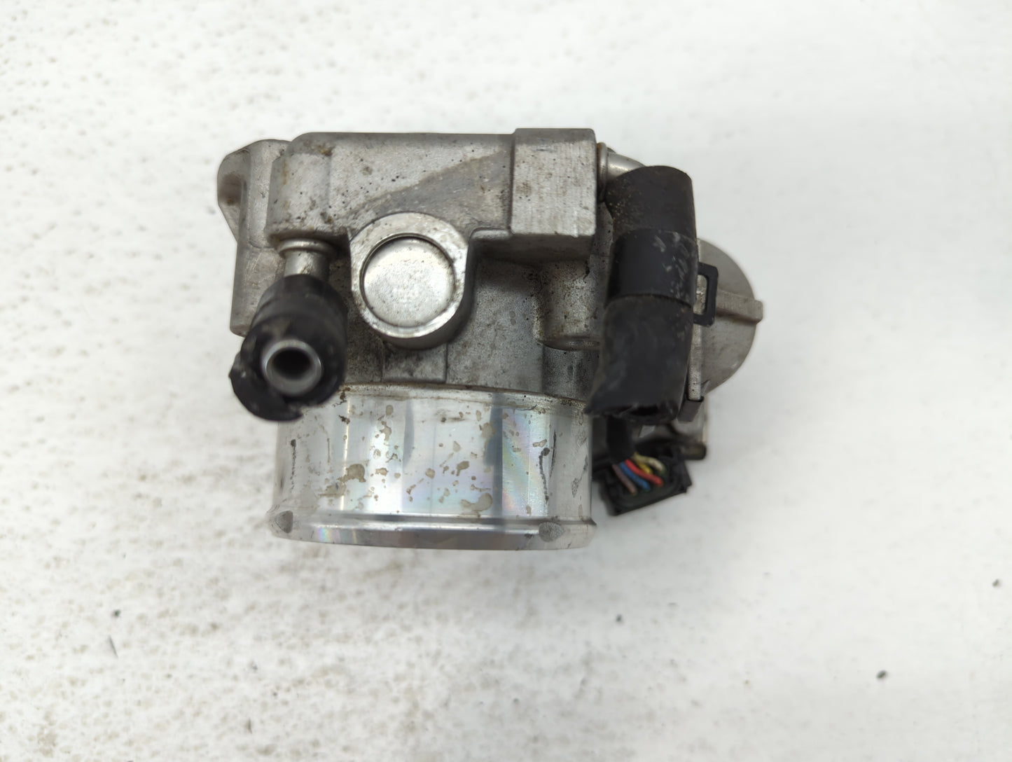 2011-2015 Kia Optima Throttle Body P/N:35100-2G700 Fits Fits 2011 2012 2013 2014 2015 2016 OEM Used Auto Parts - Oemusedauto