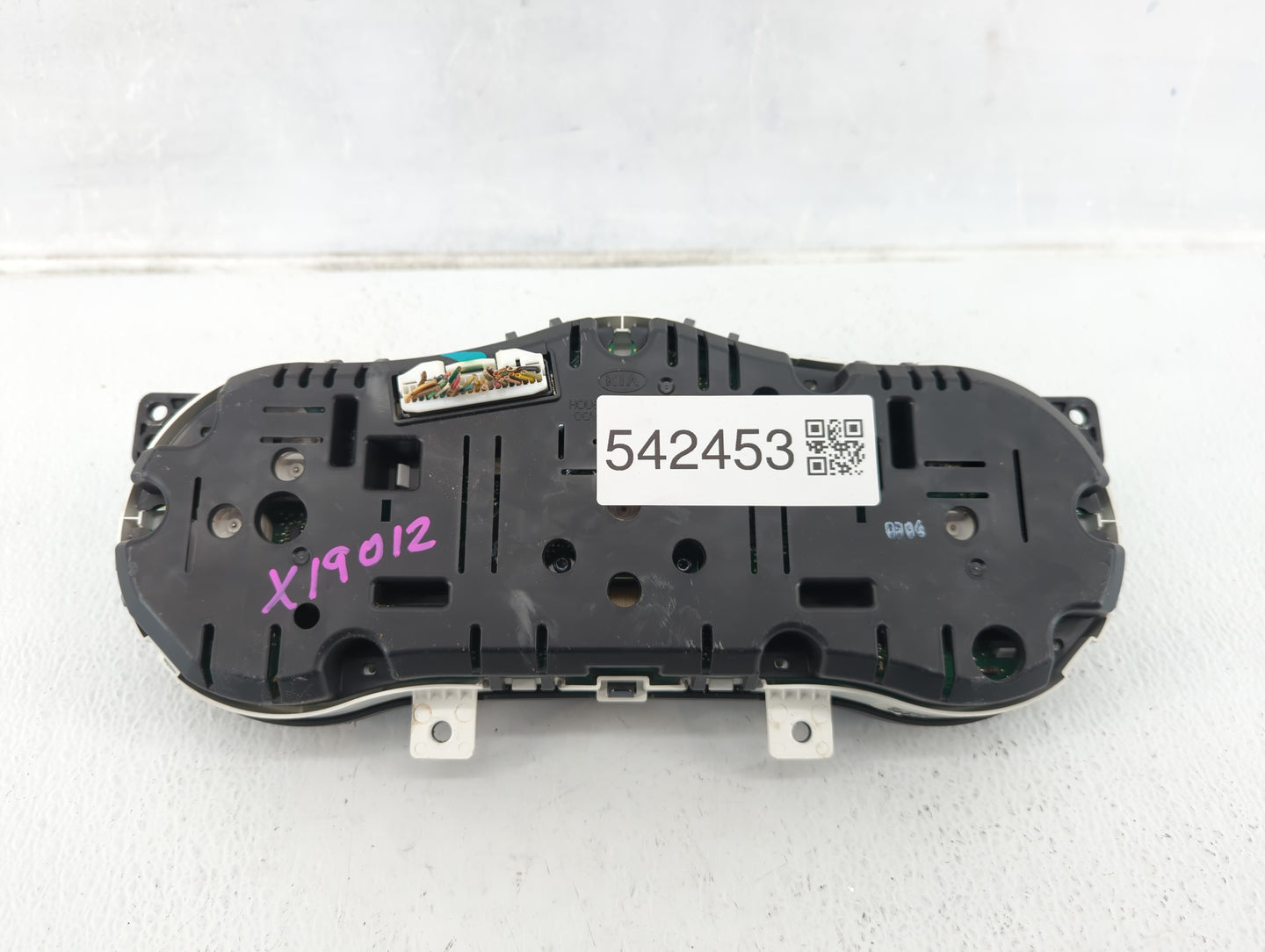 2011 Kia Optima Instrument Cluster Speedometer Gauges P/N:94001-2T320 Fits OEM Used Auto Parts - Oemusedautoparts1.com