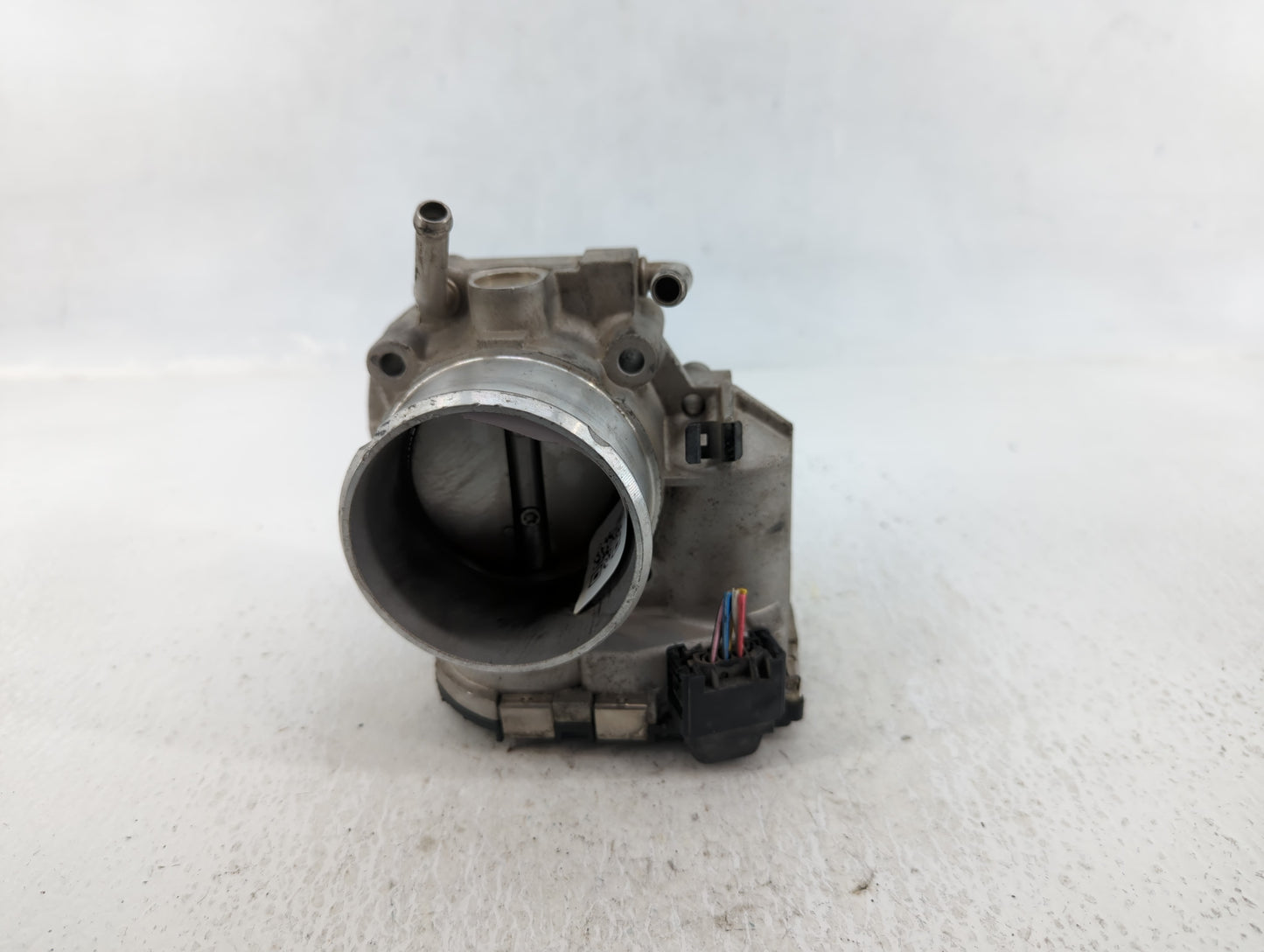 2011-2015 Kia Optima Throttle Body P/N:35100-2G700 Fits Fits 2011 2012 2013 2014 2015 2016 OEM Used Auto Parts - Oemusedauto