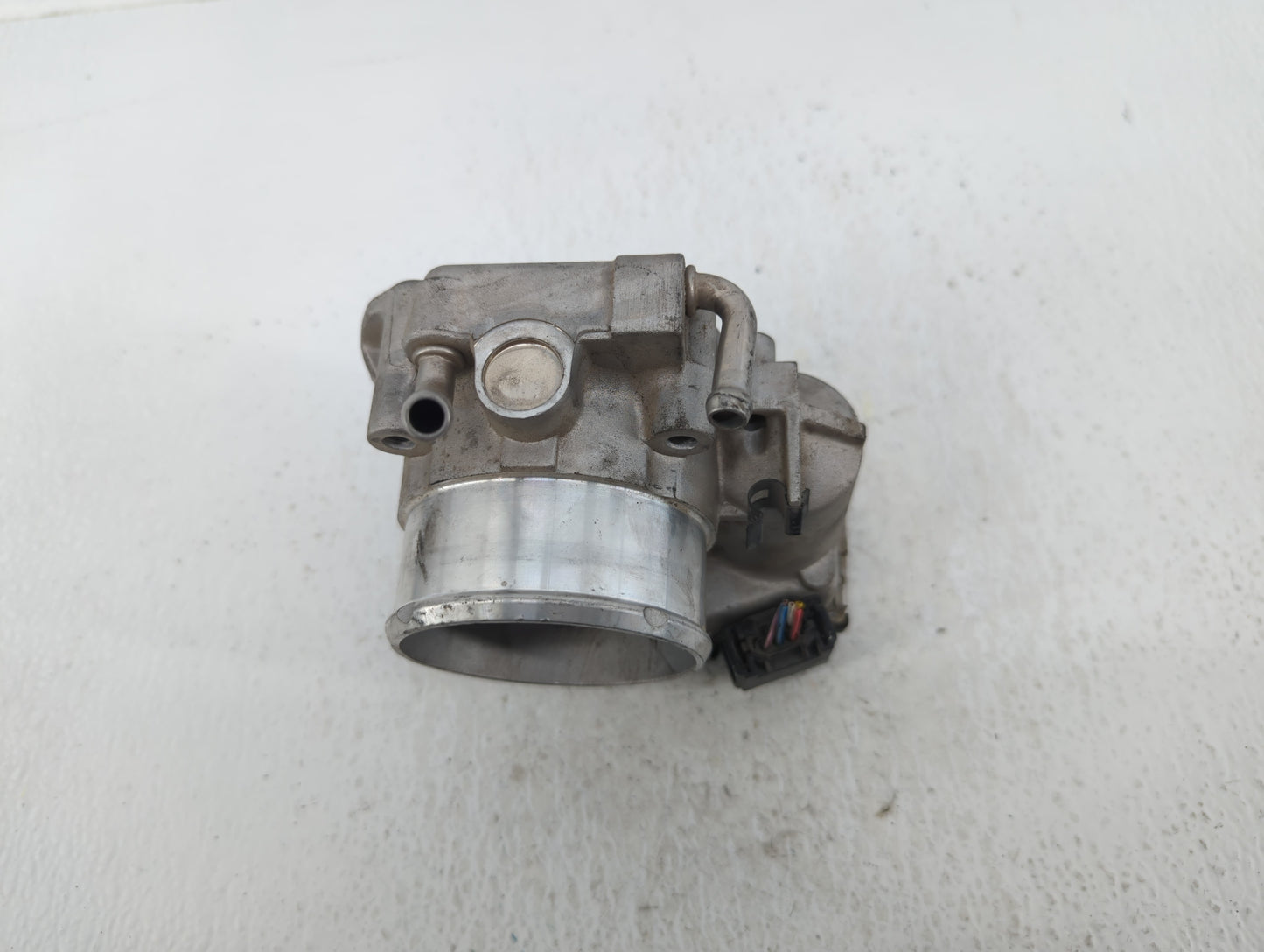 2011-2015 Kia Optima Throttle Body P/N:35100-2G700 Fits Fits 2011 2012 2013 2014 2015 2016 OEM Used Auto Parts - Oemusedauto