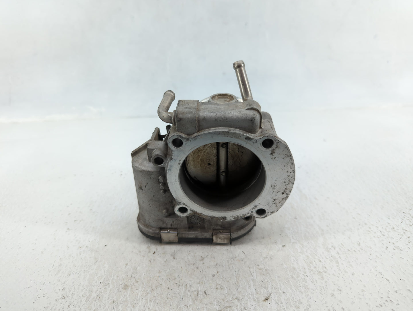 2011-2015 Kia Optima Throttle Body P/N:35100-2G700 Fits Fits 2011 2012 2013 2014 2015 2016 OEM Used Auto Parts - Oemusedauto