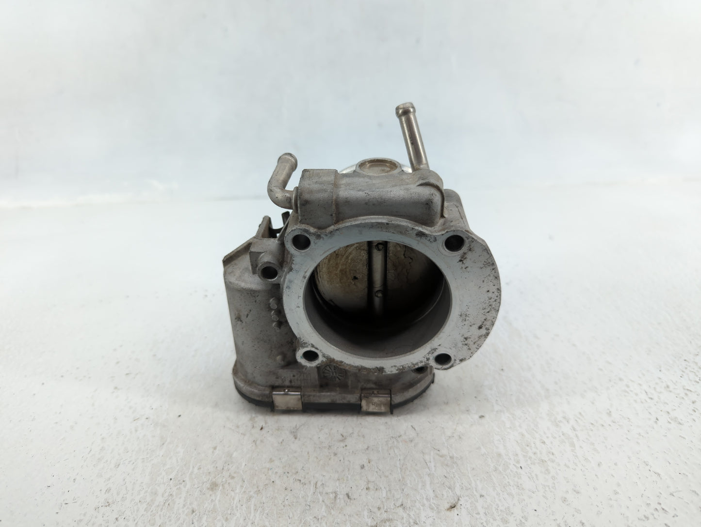 2011-2015 Kia Optima Throttle Body P/N:35100-2G700 Fits Fits 2011 2012 2013 2014 2015 2016 OEM Used Auto Parts - Oemusedauto