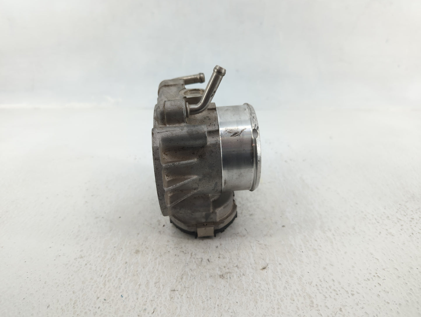 2011-2015 Kia Optima Throttle Body P/N:35100-2G700 Fits Fits 2011 2012 2013 2014 2015 2016 OEM Used Auto Parts - Oemusedauto