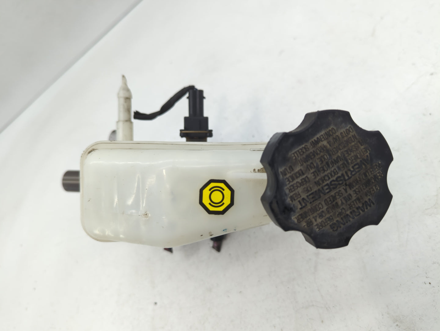 2011-2011 Kia Optima Brake Master Cylinder - Oemusedautoparts1.com