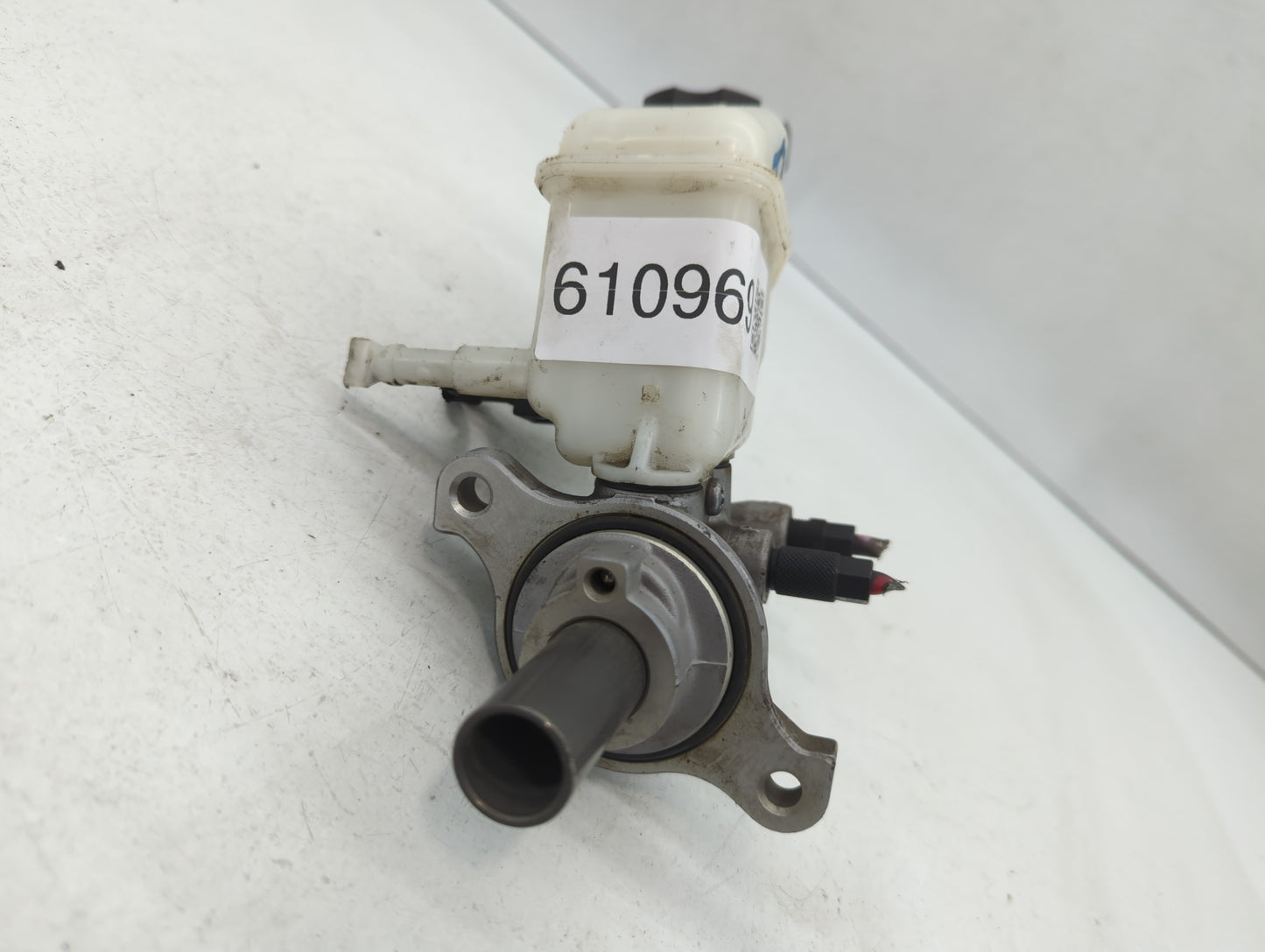2011-2011 Kia Optima Brake Master Cylinder - Oemusedautoparts1.com