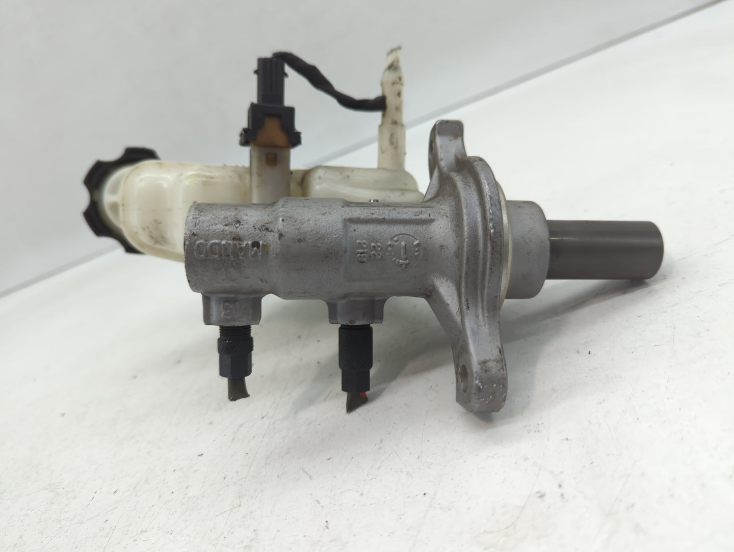 2011-2011 Kia Optima Brake Master Cylinder - Oemusedautoparts1.com